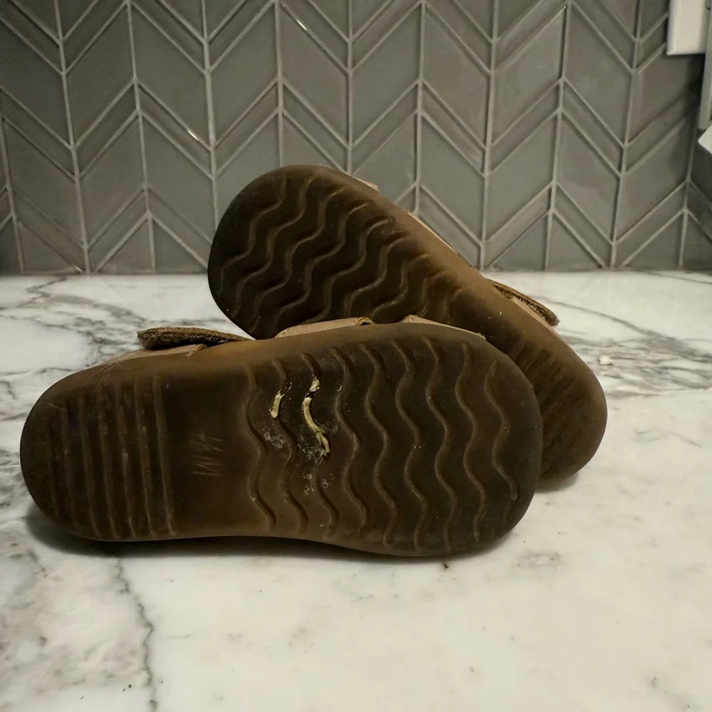 $12 ADD ON H&M boys sandals Fisherman Toddler 7c Zara native salt water crocs‎